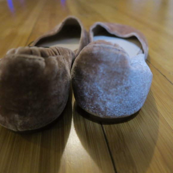 H&M Women's Blush Color Velvet Slip On Pointy Toe Twee Preppy Flats Shoes Sz 9.5 - Picture 4 of 8